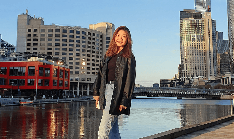 A casual photograph of Jenn, IDP student alumni from Vietnam