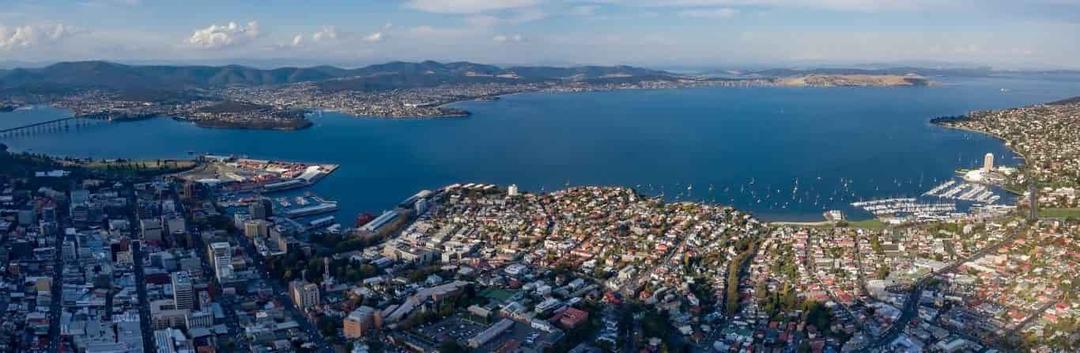 Panorama of Hobart showing the Tasman Bridge
